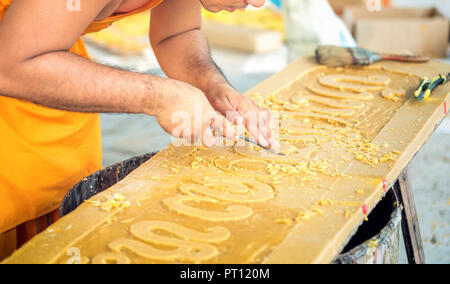 Monaco candela carving per candela festival in Thailandia Foto Stock