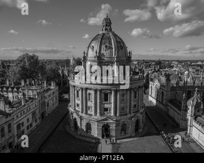 Immagine in bianco e nero di iconico Radcliffe Camera, Università di Oxford, Oxford, Inghilterra, Regno Unito, GB. Foto Stock