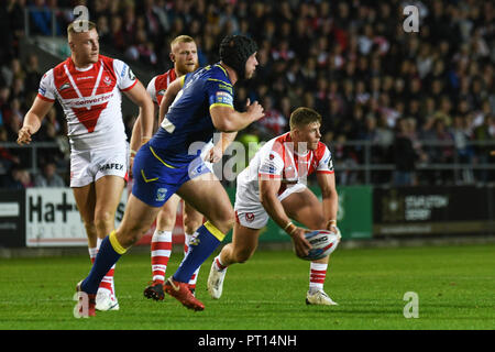 4 Ottobre , totalmente Wicked Stadium, St Helens, Inghilterra; Betfred Super League Super 8s Semi-Final, St Helens v Warrington lupi ; Morgan Knowles di St Helens cancella la ruck Credito: Richard Long/news immagini Foto Stock