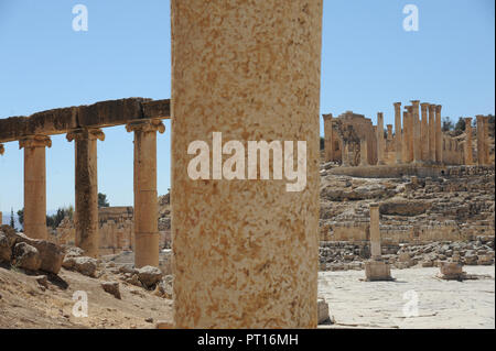 La rovina della città di Jerash è la Giordania la più grande e più interessante sito romano e una grande meta turistica drawcard. Le sue imponenti porte cerimoniali, colonnato Foto Stock