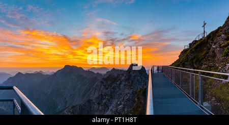 In Germania, in Baviera, Allgaeu, Allgaeu Alpi, Nebelhorn presso sunrise Foto Stock