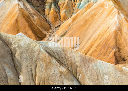 Landmannalaugar, vista dalla montagna Blahnukur (Landmannalaugar, Fjallabak Riserva Naturale, Highlands, Regione meridionale Islanda, Europa) Foto Stock