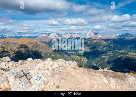 Il monte Sasso Bianco, Dolomiti, Alleghe, provincia di Belluno, Veneto, Italia, Europa, alla sommità del monte Sasso Bianco Foto Stock