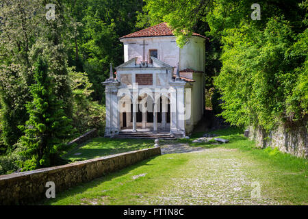 Vista delle cappelle e la via sacra del Sacro Monte di Varese, Sito Patrimonio Mondiale dell'Unesco, Il Sacro Monte di Varese Varese, Lombardia, Italia, Foto Stock