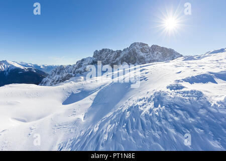 La parete nord della Presolana coperte di neve in inverno, Val di Scalve, distretto di Bergamo, Lombardia, Italia, Europa meridionale, Foto Stock