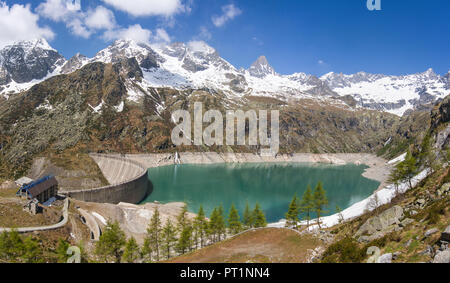 Diga lago Taleccio nel Parco Nazionale del Gran Paradiso in Piemonte, Italia, Europa Foto Stock