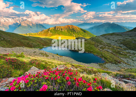 Grom lago al tramonto, Mortirolo pass nel distretto di Lombardia, provincia di Brescia, Italia, Foto Stock