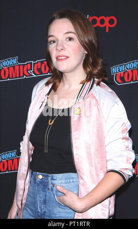 NEW YORK, NY - OTTOBRE 04: Noelle Stevenson a DreamWorks She-Ra e le principesse del pannello di alimentazione New York Comic Con 2018 il 4 ottobre, 2018 nella città di New York. Credito: RW/MediaPunch Foto Stock