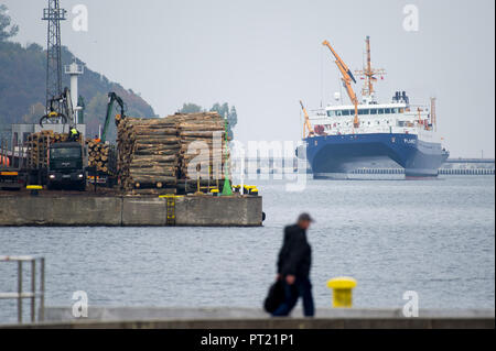 Gdynia, Polonia. 05 ott 2018. Ricerca tedesco una nave1437 pianeta della Deutsche Marine (Marina Militare Tedesca) sono arrivati al porto di Gdynia, Polonia. 5 ottobre 2018 © Wojciech Strozyk / Alamy Live News Credito: Wojciech Stróżyk/Alamy Live News Foto Stock