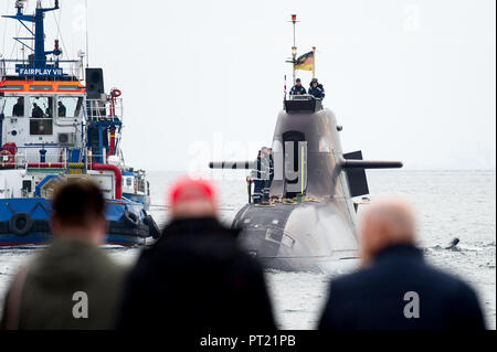 Gdynia, Polonia. 05 ott 2018. Tedesco Tipo 212un sottomarino U-31 (S181) di Deutsche Marine (Marina Militare Tedesca) sono arrivati al porto di Gdynia, Polonia. 5 ottobre 2018 © Wojciech Strozyk / Alamy Live News Credito: Wojciech Stróżyk/Alamy Live News Foto Stock