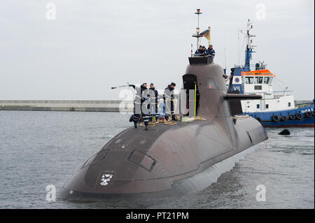 Gdynia, Polonia. 05 ott 2018. Tedesco Tipo 212un sottomarino U-31 (S181) di Deutsche Marine (Marina Militare Tedesca) sono arrivati al porto di Gdynia, Polonia. 5 ottobre 2018 © Wojciech Strozyk / Alamy Live News Credito: Wojciech Stróżyk/Alamy Live News Foto Stock