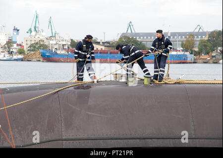 Gdynia, Polonia. 05 ott 2018. Tedesco Tipo 212un sottomarino U-31 (S181) di Deutsche Marine (Marina Militare Tedesca) sono arrivati al porto di Gdynia, Polonia. 5 ottobre 2018 © Wojciech Strozyk / Alamy Live News Credito: Wojciech Stróżyk/Alamy Live News Foto Stock