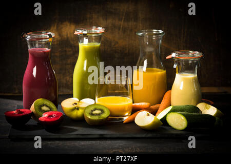 Varie, frullati di frutta e verdura Foto Stock