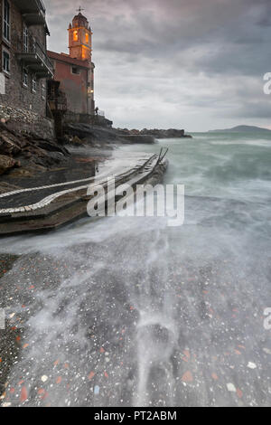 Giorno nuvoloso in Tellaro, Comune di Lerici e La Spezia Provincia, Liguria, Italia, Europa Foto Stock