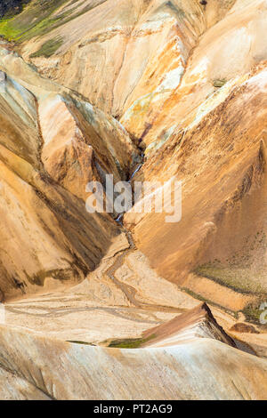 Landmannalaugar, vista dalla montagna Blahnukur (Landmannalaugar, Fjallabak Riserva Naturale, Highlands, Regione meridionale Islanda, Europa) Foto Stock