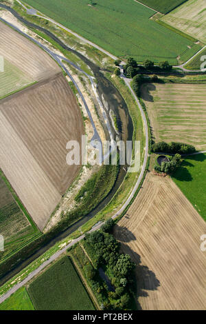 Seseke, afflusso al Lippe, Brook, vista aerea, Seseke arte, paesaggio nel fiume, Thomas Stricker, riverbed isola artificiale, paesaggio fluviale Kamen, Lünen, zona della Ruhr, Renania settentrionale-Vestfalia, Germania, Europa Foto Stock