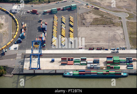 Vista aerea, DHL, Logport Logistic Center Duisburg GmbH, Duisburg, la zona della Ruhr, Renania settentrionale-Vestfalia, Germania, Europa Foto Stock