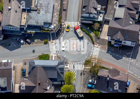 Rotonda Strackestrasse e Obere Mauer, Brilon, Sauerland, Hochsauerlandkreis, Renania settentrionale-Vestfalia, Germania, Europa Foto Stock