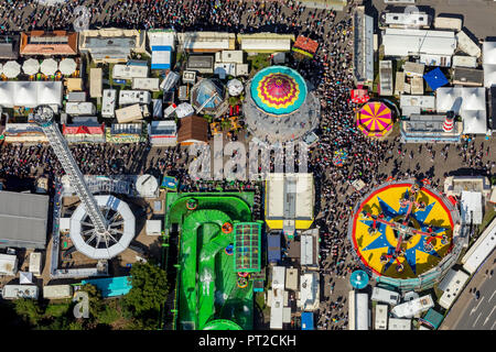 582. Kirmes Cranger, luna park giostra della torre di vedetta, corse, fiera del divertimento attrazioni, folk festival, pubblico chairoplane, Herne, la zona della Ruhr, Nord Reno-Westfalia, Germania Foto Stock