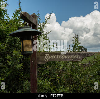 Nuova Zelanda, Matamata, Hobbiton Movie set, segnaletica, Lanterna, Foto Stock