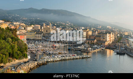 Vista del porto di Bastia, Haute Corse, Corsica, Francia Foto Stock