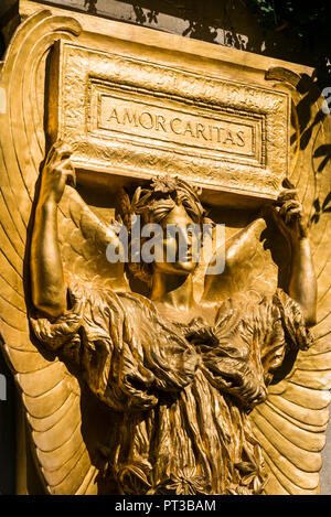 Stati Uniti d'America, New England, New Hampshire, Cornish, Saint-Gaudens National Historic Site, ex casa del XIX secolo scultore Augustus Saint-Gaudens, Nuova Galleria e atrio, scultura di Amor Caritas Foto Stock