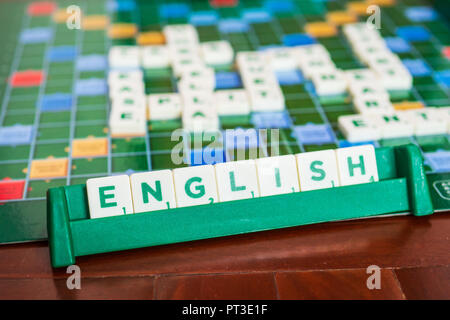 Bangkok, Tailandia - 19 Settembre 2018 : Inglese parola fatta da Scrabble la lettera di piastrelle. Foto Stock