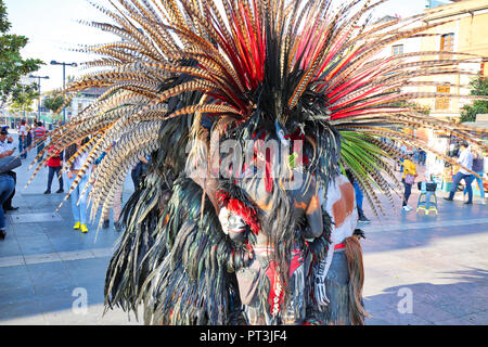 Città del Messico, Messico-23 Aprile 2018: Indiano festival e feste tribali su piazza Zocalo di Città del Messico Foto Stock