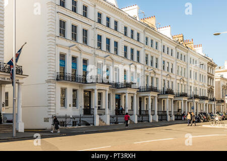 Una tipica vista in Kensington di Londra Foto Stock