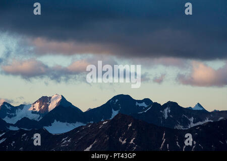 Vista da Kaunergrat a Ramolkogel, Alpi Venoste, Tirolo, Austria. Foto Stock