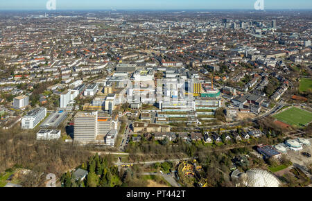 Ospedale dell'Università di Essen con siti di costruzione di Essen, la zona della Ruhr, Nord Reno-Westfalia, Germania Foto Stock