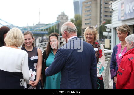 Il Principe di Galles e la duchessa di Cornovaglia visita il 'Maiden' yacht e incontro con Sua Altezza Reale la Principessa Haya bint Hussein al St Katharine Docks a Londra dove: Londra, Regno Unito quando: 05 set 2018 Credit: WENN.com Foto Stock