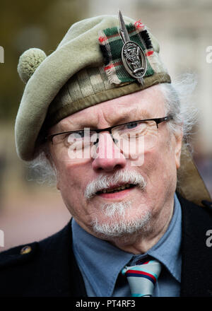 Il veterano scozzese indossa il suo cappello del reggimento al Giorno del Ricordo Parade, Londra. Foto Stock