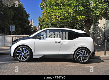 BUDAPEST, Ungheria - 21 settembre: BMW i3 elettrico auto in strada di Budapest il 21 settembre 2018. Foto Stock