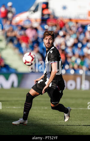 Coliseum Alfonso Pérez, Getafe, Spagna. 6 Ottobre, 2018. La Liga calcio, Getafe versus Levante; Jose&#xa0;Campana (Levante UD) gira upfield con il credito a sfera: Azione Plus sport/Alamy Live News Foto Stock