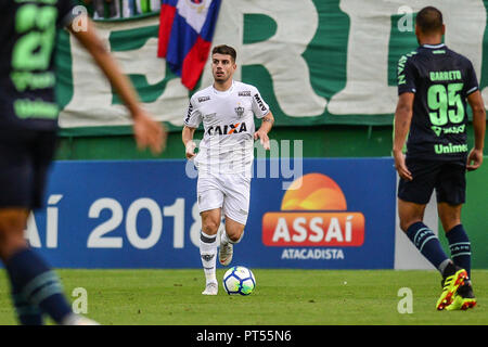 Chapeco, Brasile. Il 7 ottobre 2018. SC - Chapeco - 06/10/2018 - Campionato brasiliano un 2018 Chapecoense x Atl tico-MG - Leandrinho player di Atletico-MG durante una partita contro Chapecoense a Arena Conda stadium per il campionato brasiliano a 2018. Foto: Ricardo Luis Artifon / AGIF Credito: AGIF/Alamy Live News Foto Stock