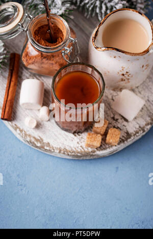 Ingredienti per la cottura di cioccolata calda o di cacao Foto Stock