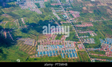 Fotografia aerea del nuovo cluster residenziale. settore immobiliare e la proprietà background Foto Stock