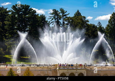 Fontana mostra la fontana principale Giardino a Longwood Gardens di Kennett Square Pennsylvania Stati Uniti Foto Stock