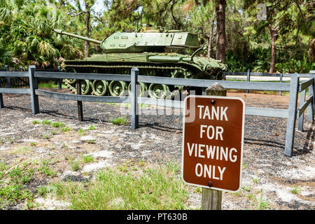 San Pietroburgo Florida, Bay Pines, War Veterans Memorial Park, Walker Bulldog militare carro armato, mostra, FL180731048 Foto Stock