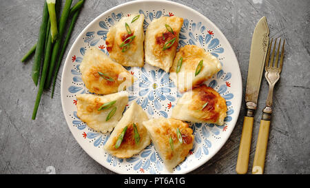 Gnocchi di patate fritte con carne Foto Stock