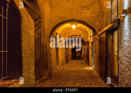 L'Europa, Italia, Varenna, Lago di Como, corridoio vuoto dell'edificio Foto Stock