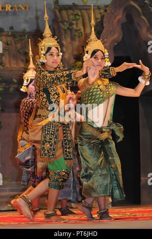 Tradizionale Apsara ballerini, Siem Reap, Cambogia. Credito: Kraig Lieb Foto Stock