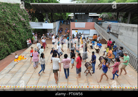 AUROVILLE, India - 12 agosto 2018: Giornata della Gioventù in Municipio Foto Stock