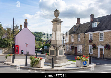 Memoriale di guerra, Città Vecchia, Wotton-under-Edge, Gloucestershire, England, Regno Unito Foto Stock