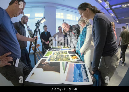 Glasgow, Scotland, Regno Unito .6 Ottobre, 2018. Il faro di Glasgow. La Scozia il centro nazionale di architettura e design ha ospitato un evento per fornire esperienza pratica per la sua nuova mirrorless fotocamera full frame EOS R. nonché colloqui informativi con esperti fotografi ed esperti tecnici le mani su esperienza è stata migliorata da fotografare insetti om una macro set lungo con germogli con gli artisti interpreti o esecutori e i modelli. Gerard Ferry/Alamy news Credito: gerard ferry/Alamy Live News Foto Stock