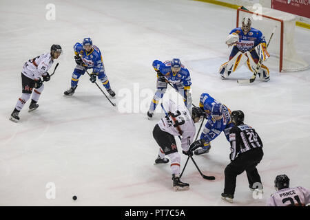 Milano, Italia. Il 7 ottobre, 2018. Hockey Milano Rossoblù incontra Asiago Hockey 1935 in un Alpi Hockey League match Credito: Luca Quadrio/Alamy Live News Foto Stock