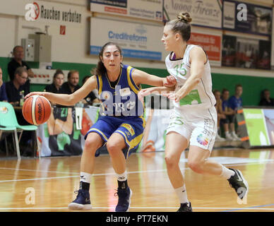 Bad aibling, Germania. 6 Ottobre, 2018. Da sinistra Taylor GLEASON (Braunschweig/US), Cyrielle RECOURA (Bad Aibling/F), .tedesco Womans Basketball League 2018/19, Oct 06, 2018 Firegirls Bad Aibling vs Eintracht Braunschweig, Firedome Bad Aibling, Credito: Wolfgang Fehrmann/ZUMA filo/Alamy Live News Foto Stock