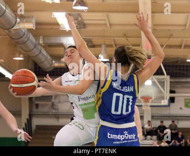 Bad aibling, Germania. 6 Ottobre, 2018. Da sinistra Lindsay SHERBERT (Bad Aibling/US), Magaret MULLIGAN (Braunschweig/US), .tedesco Womans Basketball League 2018/19, Oct 06, 2018 Firegirls Bad Aibling vs Eintracht Braunschweig, Firedome Bad Aibling, Credito: Wolfgang Fehrmann/ZUMA filo/Alamy Live News Foto Stock