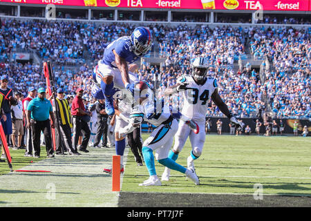 Charlotte, North Carolina, Stati Uniti d'America. Il 7 ottobre, 2018. New York Giants running back Saquon Barkley (26) segnando un TD presso la Bank of America Stadium di Charlotte, NC. Carolina Panthers andare a vincere da 33 a 31 al di sopra della New York Giants. Credito: Jason Walle/ZUMA filo/Alamy Live News Foto Stock